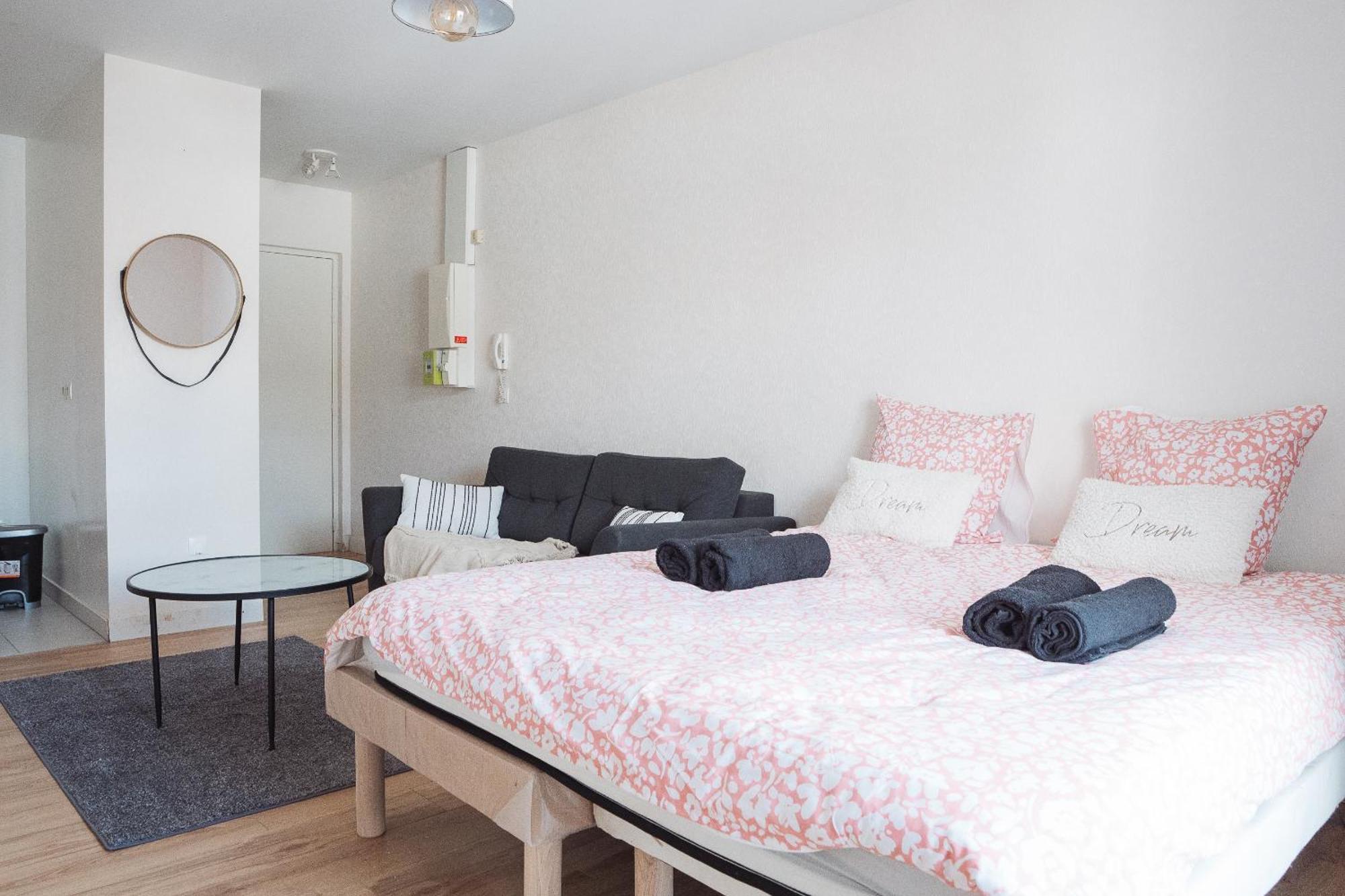 Апартаменты Cosy Studio Entre Paris Et Disneyland Paris Esbly Экстерьер фото